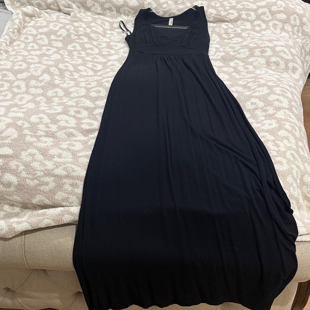 Loveappella Classic Black Maxi Dress